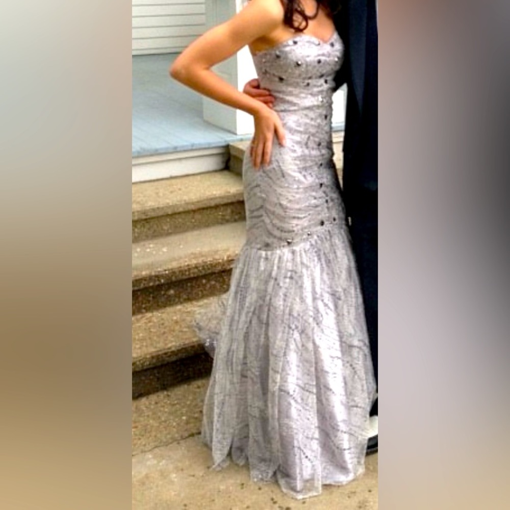 Jump Apparel Formal/Prom Dress. Size 1/2. EUC